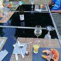 table d'hôtes en extérieur l'été